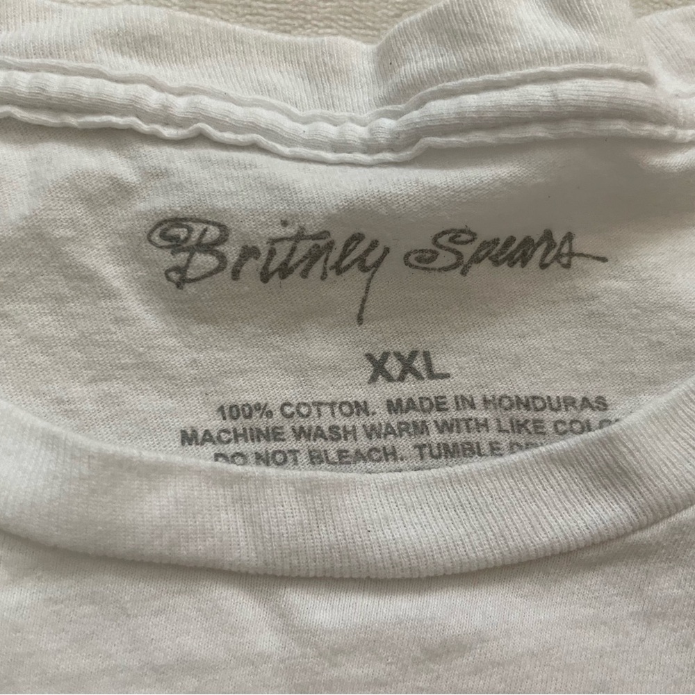 Britney Spears Raw‎ Hem Graphic T-Shirt - Picture 3 of 4